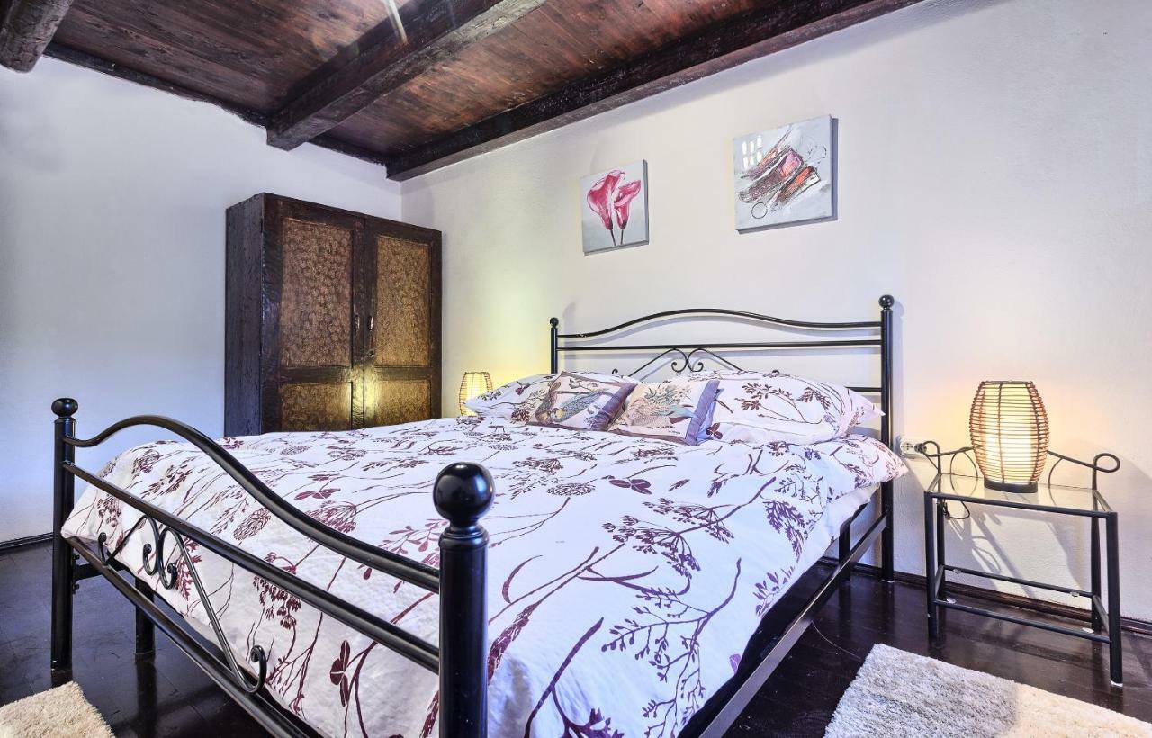 Dalmatia Stone House - Heated Pool Guest House Biorine Bagian luar foto