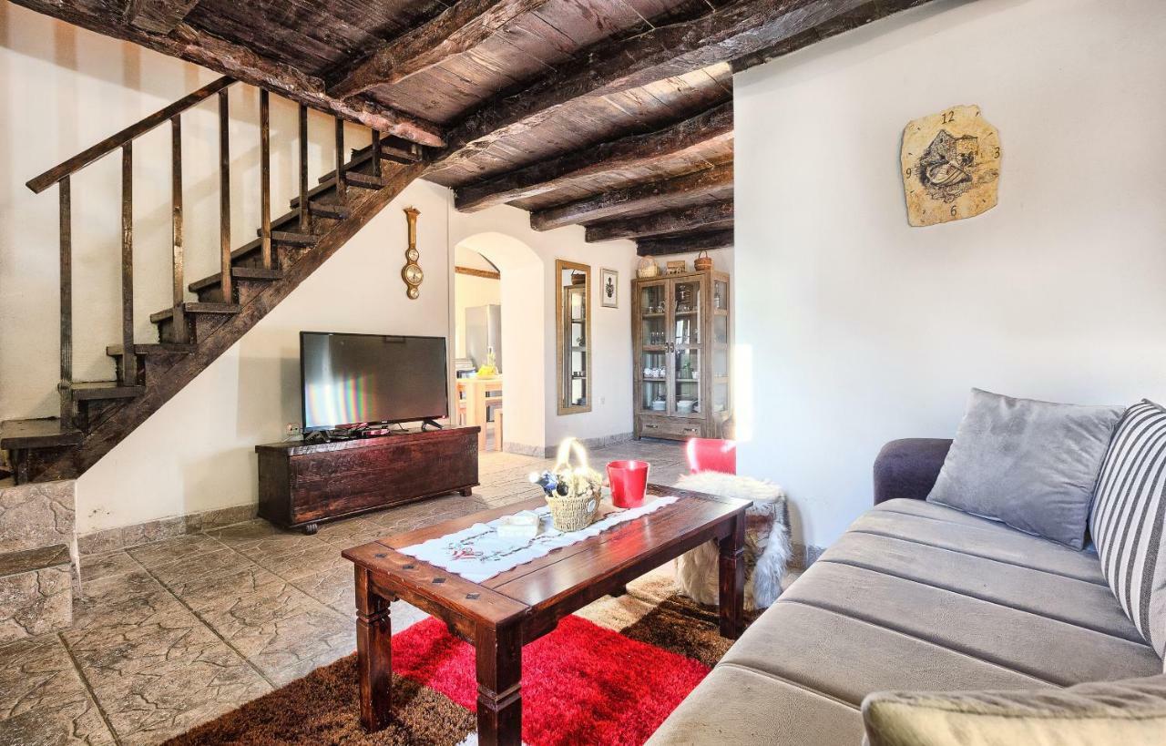Dalmatia Stone House - Heated Pool Guest House Biorine Bagian luar foto
