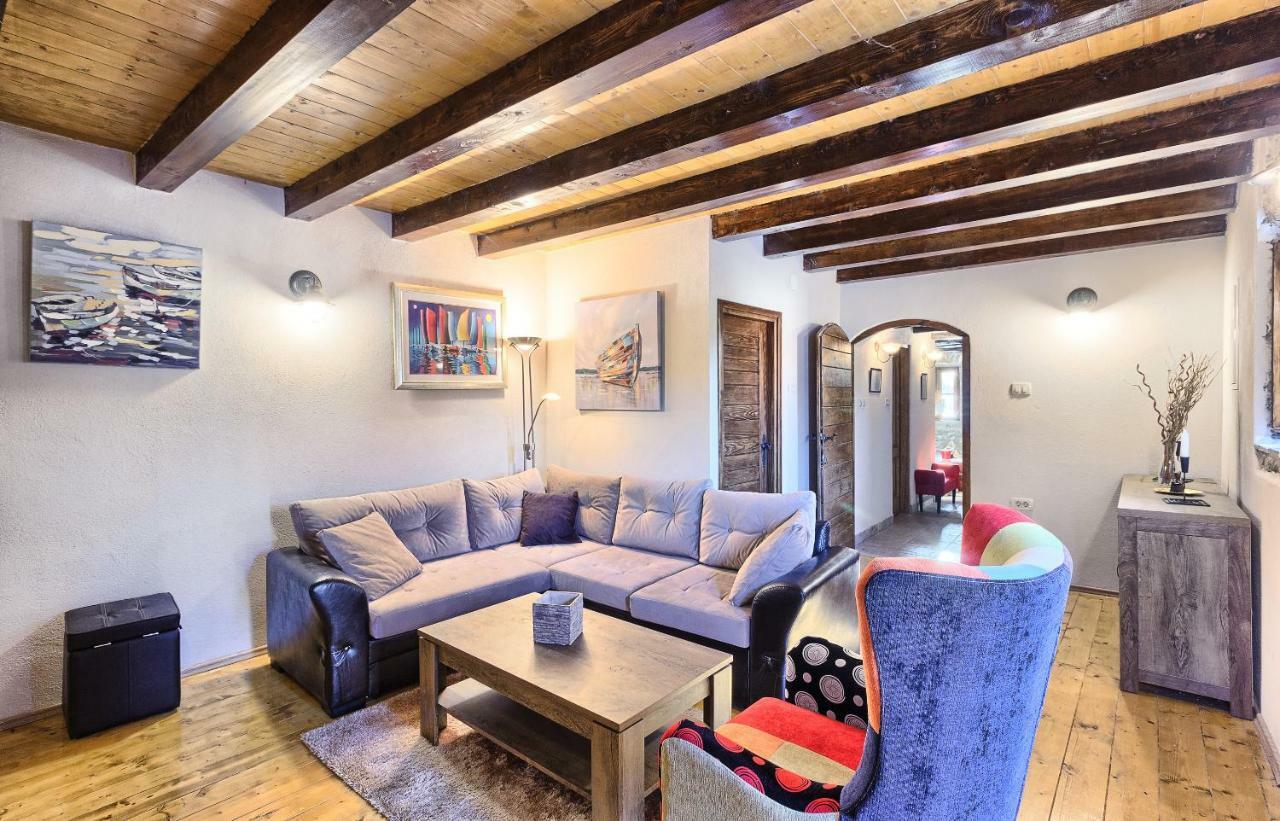 Dalmatia Stone House - Heated Pool Guest House Biorine Bagian luar foto