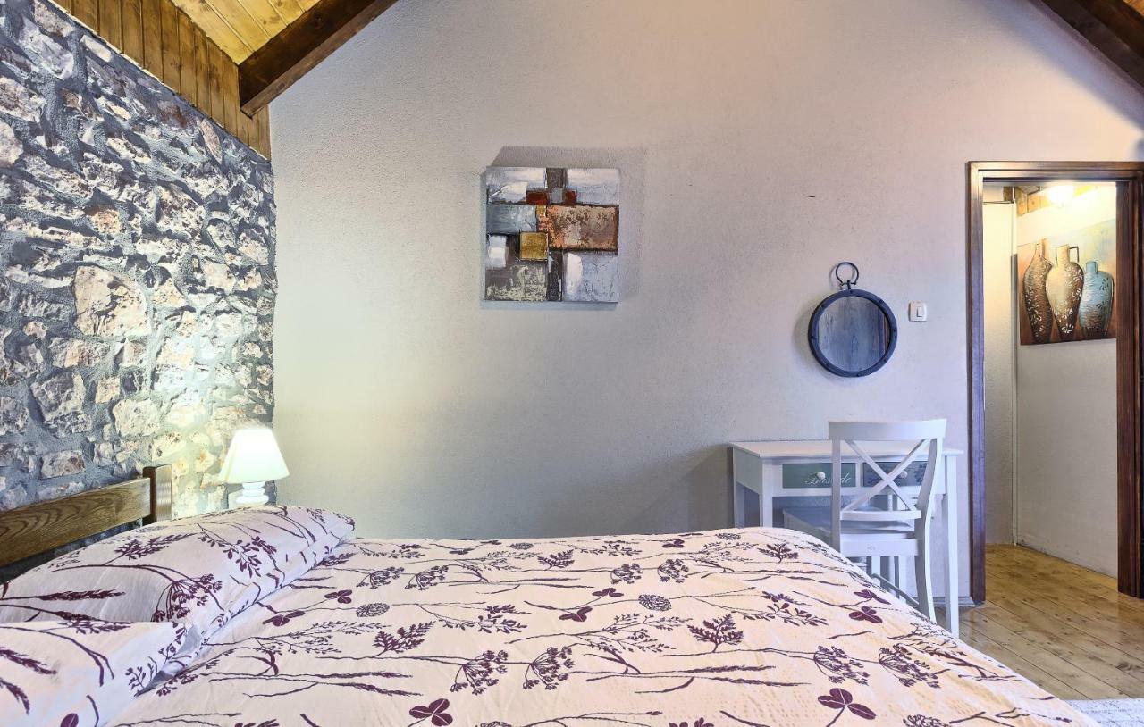 Dalmatia Stone House - Heated Pool Guest House Biorine Bagian luar foto