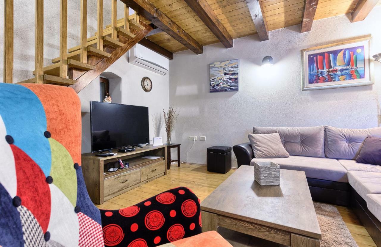 Dalmatia Stone House - Heated Pool Guest House Biorine Bagian luar foto